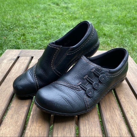 Clarks Women's Black Leather Upper Loafer Size  7 - Picture 2 of 7